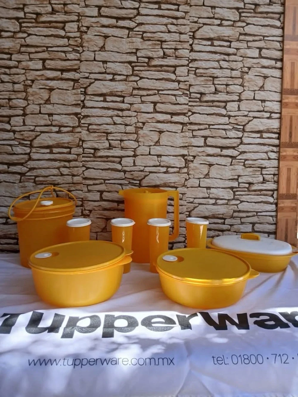 Tupperware 9pcs Bundle - Picture 1 of 1